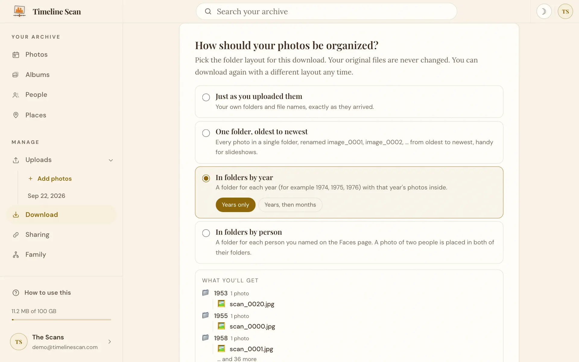 The folder layout picker offering year folders, month folders and person folders