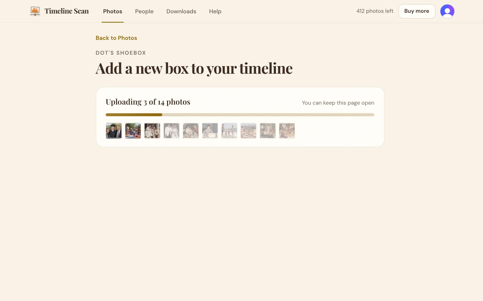 The album's page counting the photos uploaded so far, over a progress bar